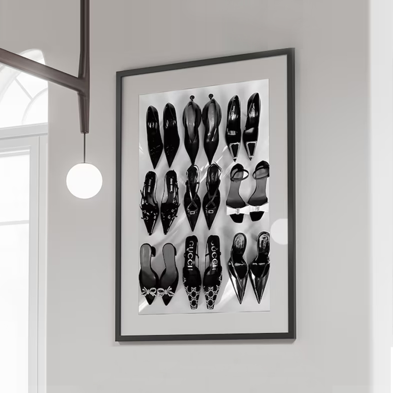 Black White Luxury High Heels  - Vintage Vogue Fashion Poster recension och pris