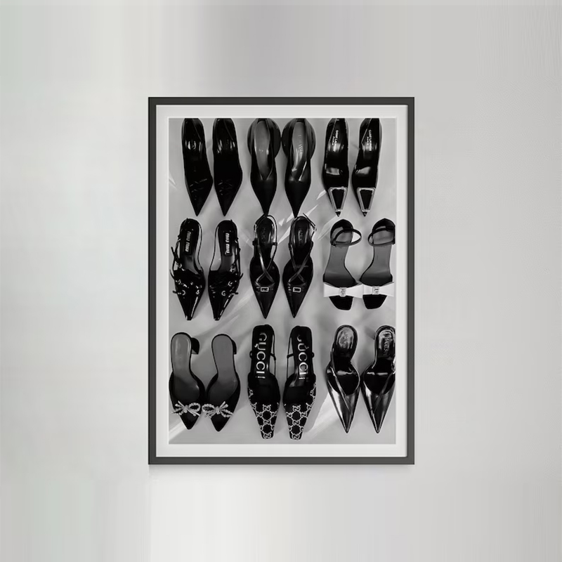 Black White Luxury High Heels  - Vintage Vogue Fashion Poster recension och pris
