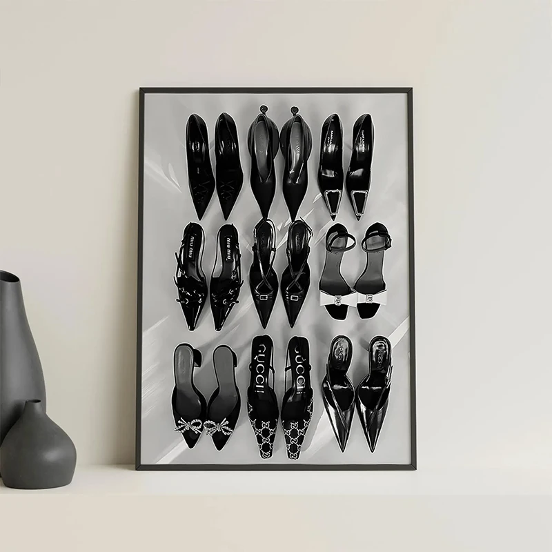 Black White Luxury High Heels  - Vintage Vogue Fashion Poster recension och pris
