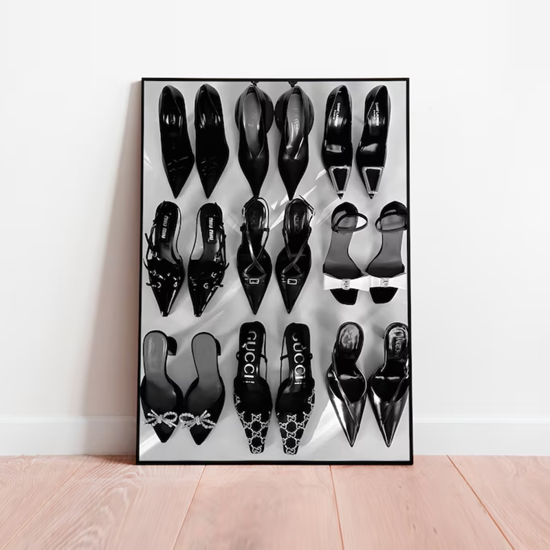 Black White Luxury High Heels  - Vintage Vogue Fashion Poster recension och pris