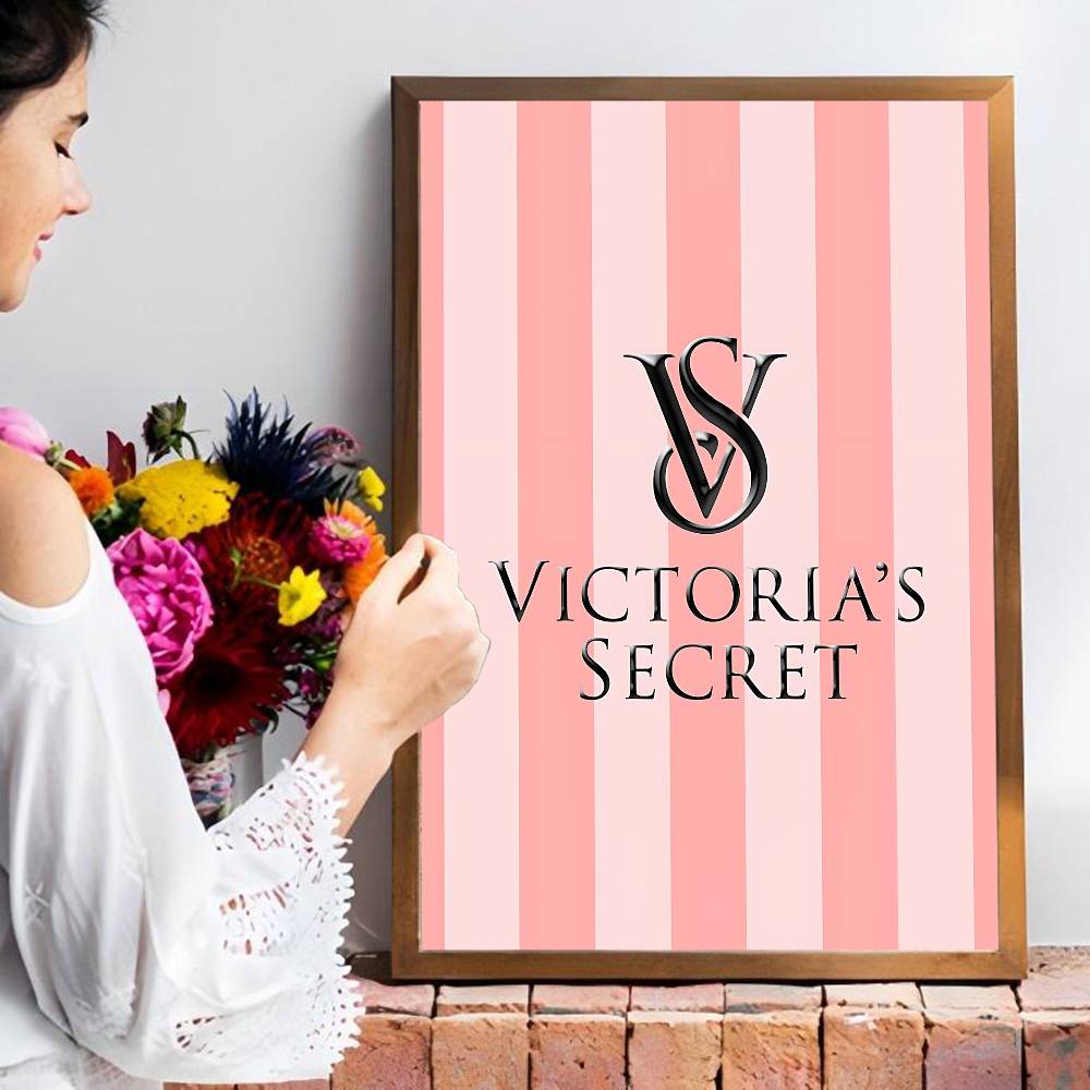 V-Victorias-Fashion-S-Secret V - Vintage Vogue Fashion Poster recension och pris