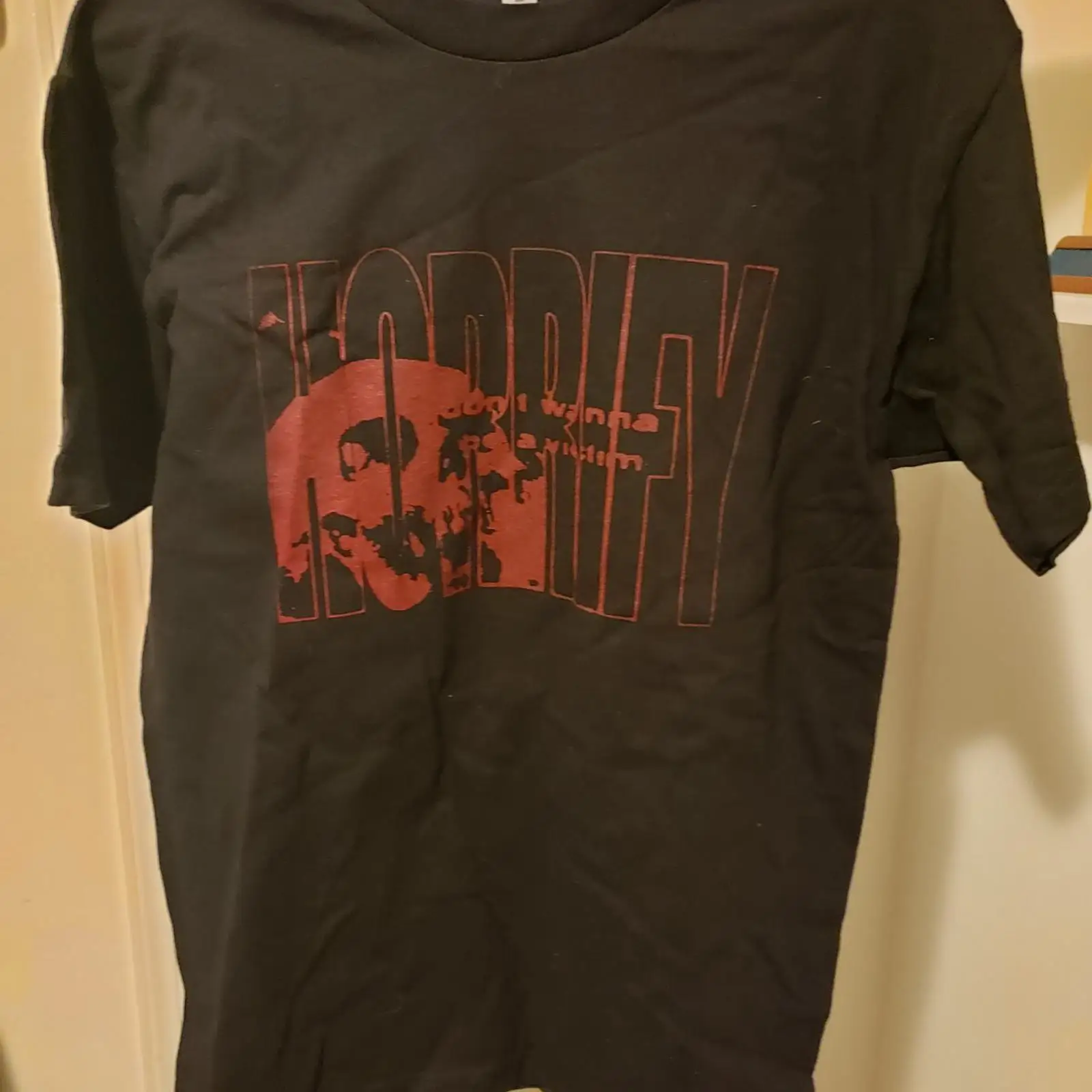 Horrify I Dont Want To Be A Vi - Vintage Fashion Victim Shirt recension och pris